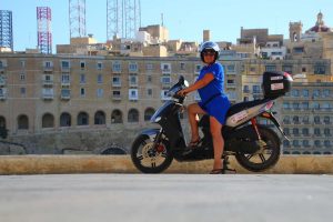 Rollerfahren-Malta-Miete-Verkehr-Versicherung